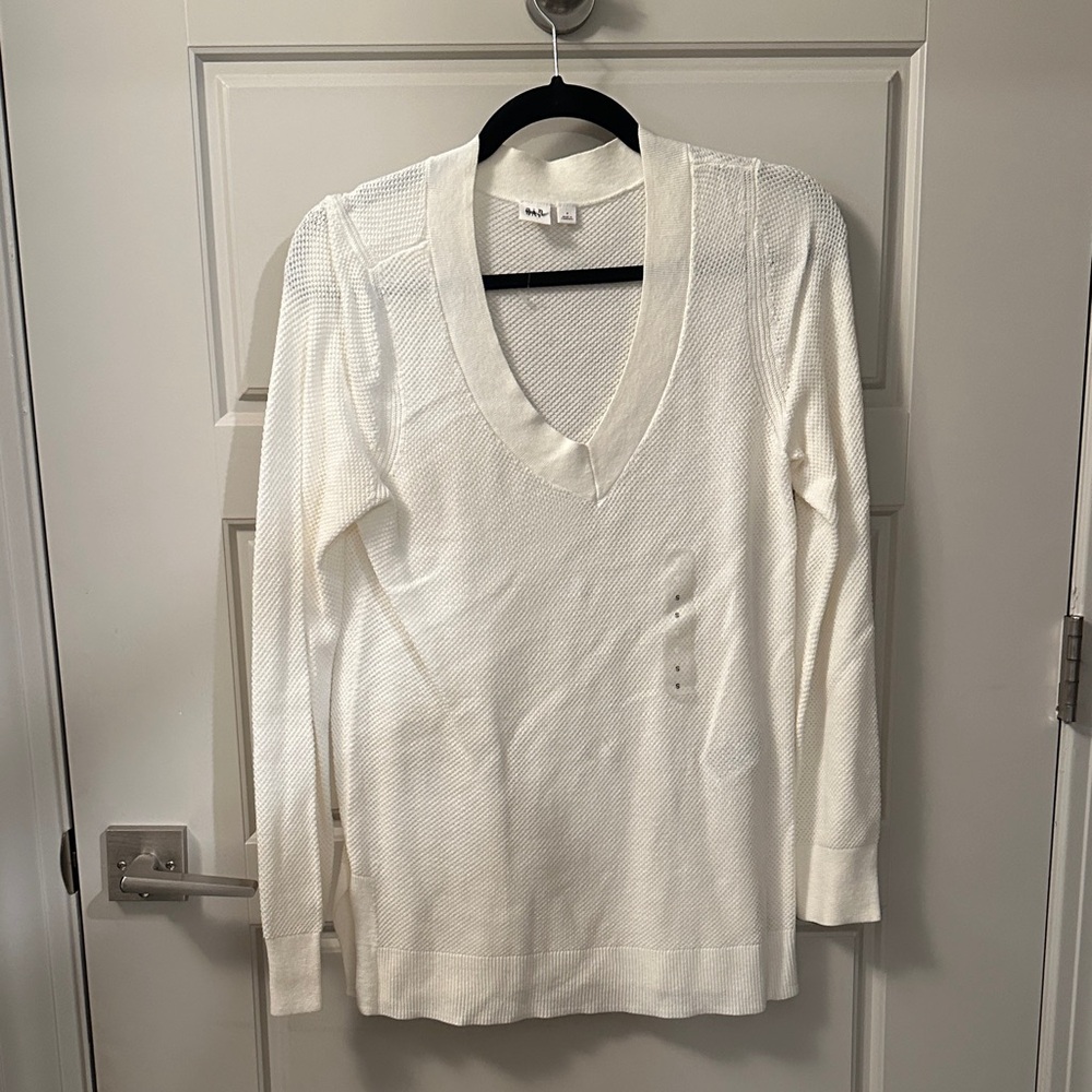 GAP Classic White Knit Sweater